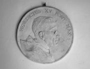 Zilocchi Giacomo, 'Medaglione del Pontefice Benedetto XV', post1914=ante1922 [foto di E.Forli]